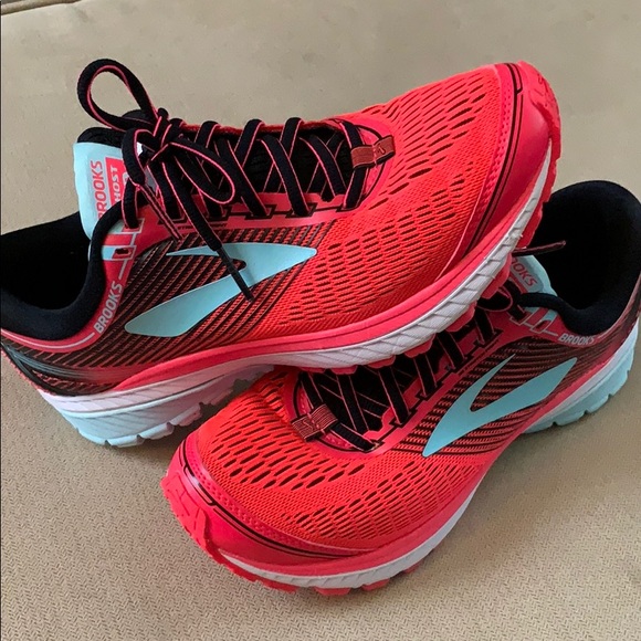 brooks ghost 10 ladies